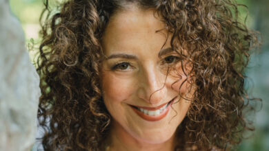 Piano in the Dark: DeeAnn’s Stunning Tribute to Brenda Russell’s Timeless Hit
